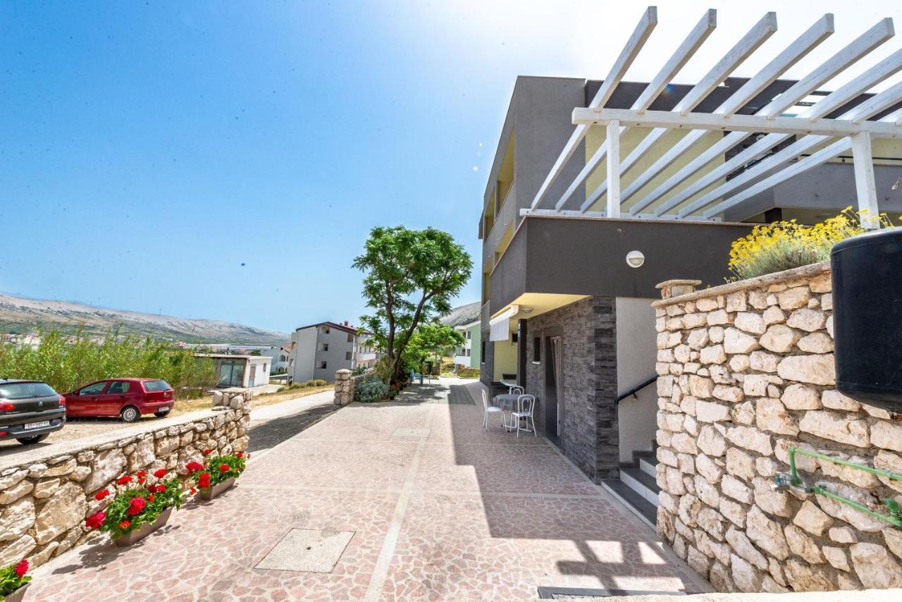 Apartments Lili Pag Town Εξωτερικό φωτογραφία