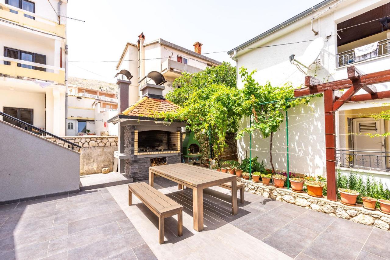 Apartments Lili Pag Town Εξωτερικό φωτογραφία