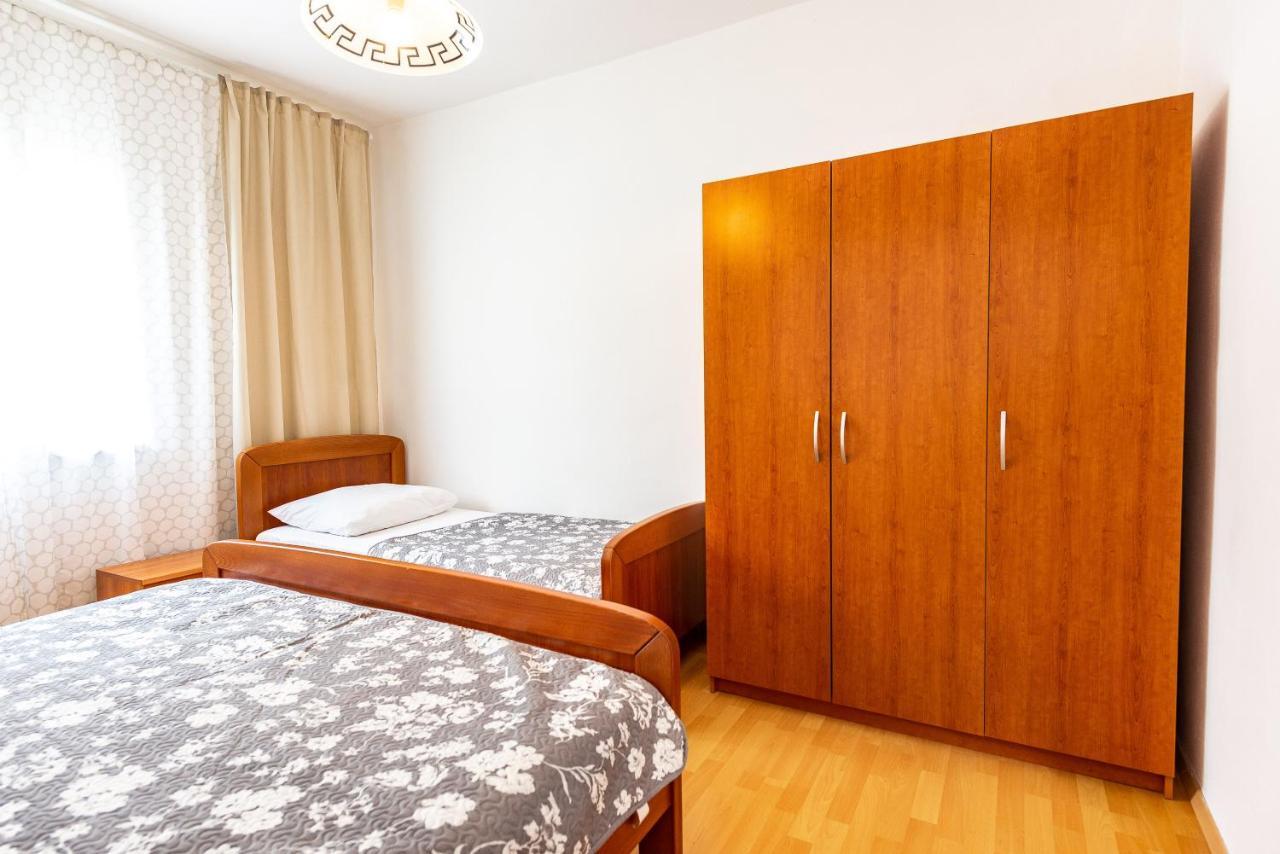 Apartments Lili Pag Town Εξωτερικό φωτογραφία