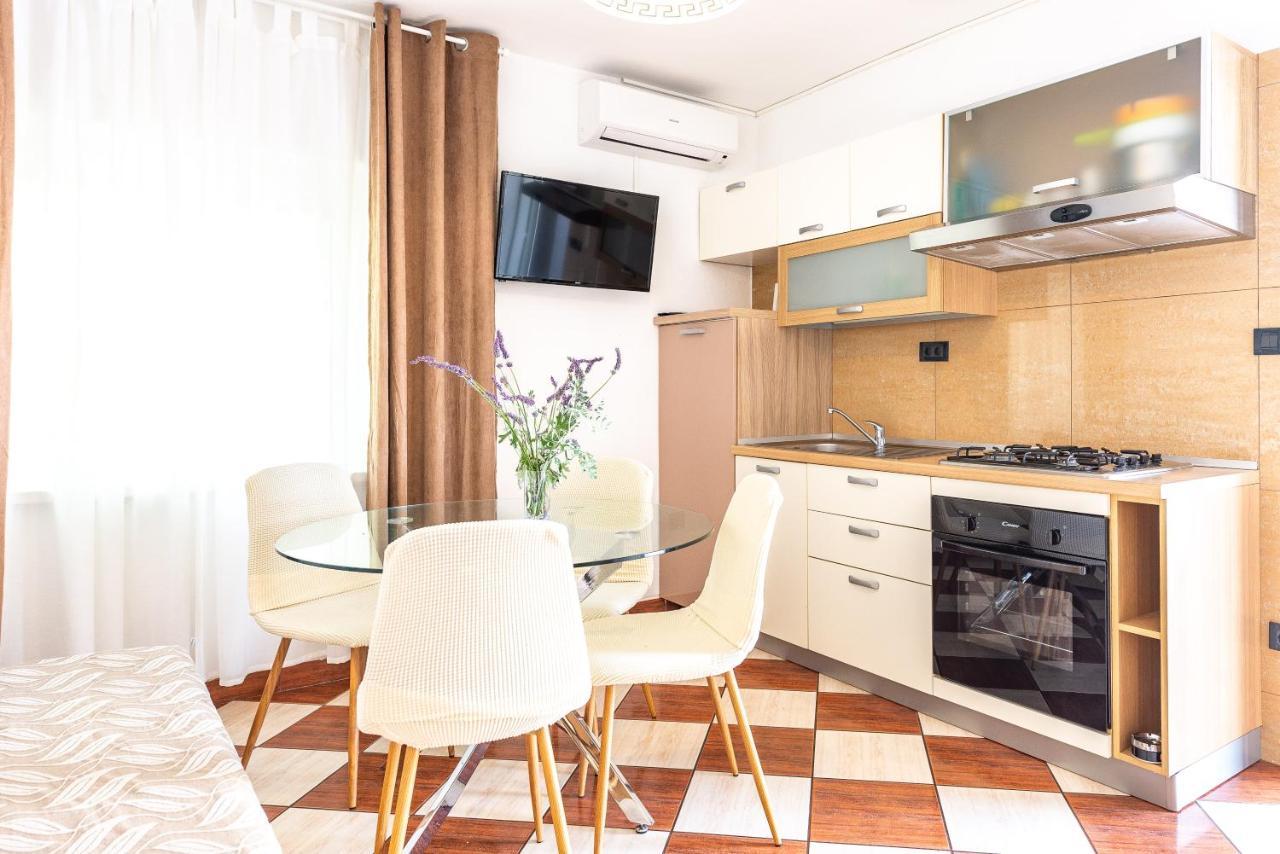 Apartments Lili Pag Town Εξωτερικό φωτογραφία