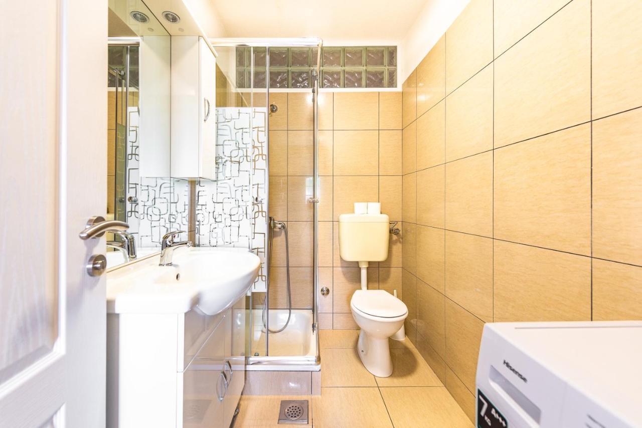 Apartments Lili Pag Town Εξωτερικό φωτογραφία