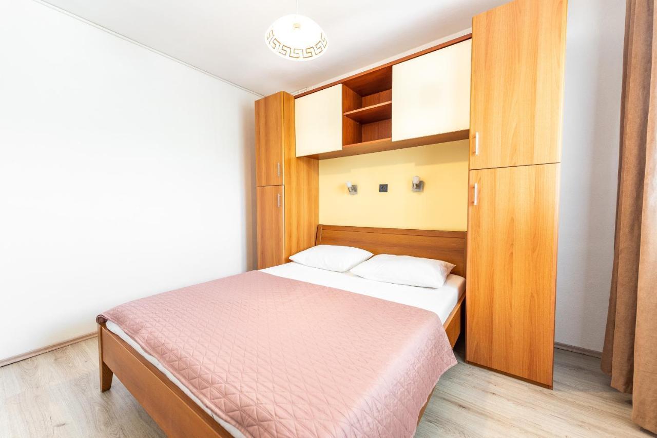 Apartments Lili Pag Town Εξωτερικό φωτογραφία