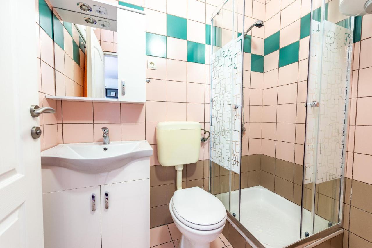 Apartments Lili Pag Town Εξωτερικό φωτογραφία