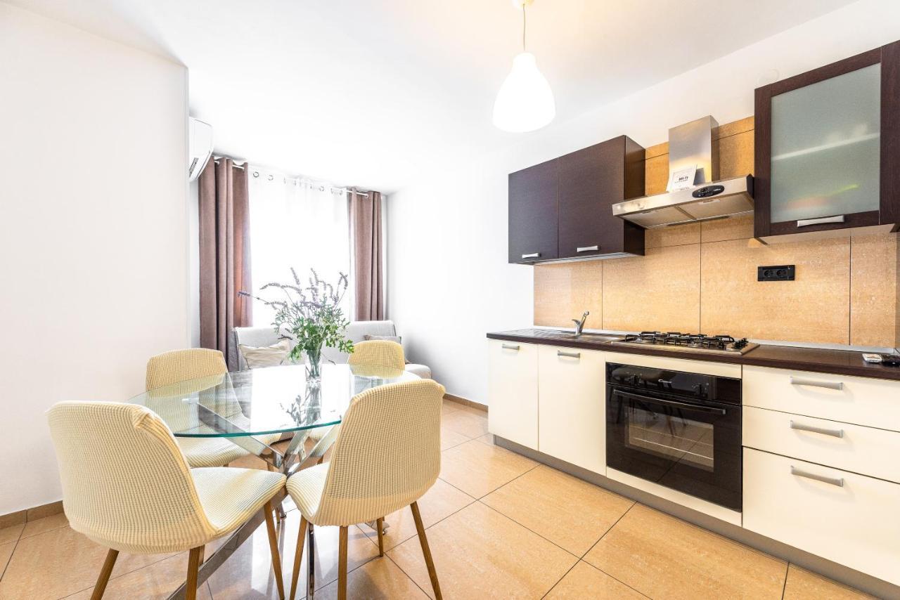 Apartments Lili Pag Town Εξωτερικό φωτογραφία